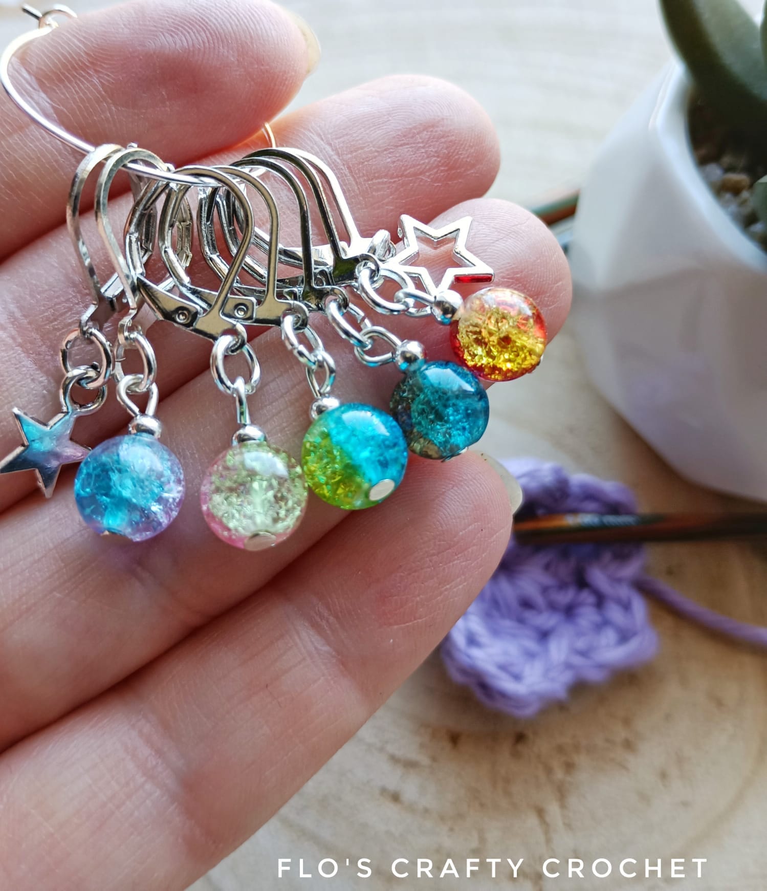 Large Star Stitch Markers for Knitting Needles - Set of 28 Seamless Rings
