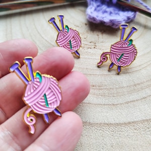 Knitting Enamel Pin Badge: Pink Yarn Ball, Knitting Needles