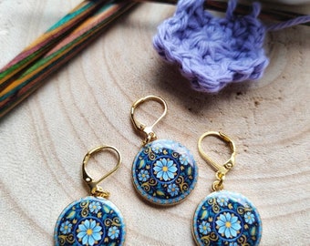 Blue flower mandala stitch marker, crochet, knitting, flos crafty crochet, knitting, zip pull, charm, progress keeper, notions,