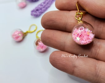 Söta stjärnor i glaskula maskemarkör, virkning eller stickning, maskehållare, flos crafty crochet, stickning, virkade tillbehör, rosa, berlock