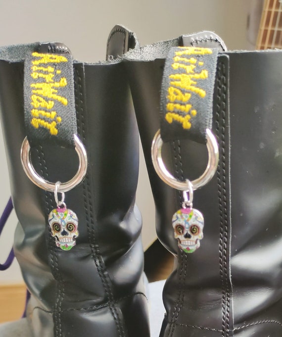 Dr martens tete de mort discount