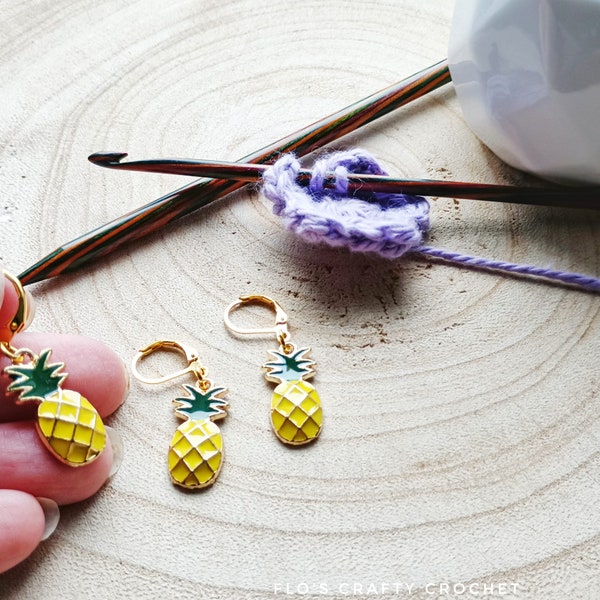 Pineapple, stitch marker, crochet, knitting, flos crafty crochet, knitting, zip pull, charm, progress keeper, notions