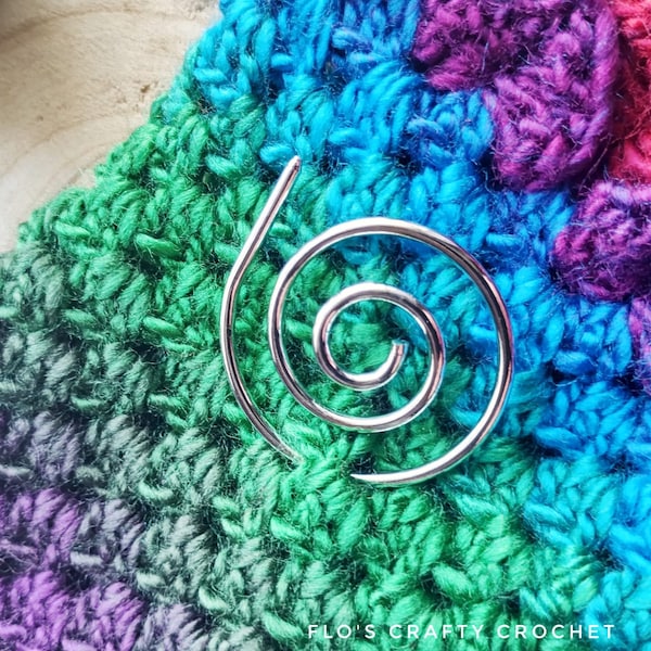 Celtic spiral cable holder needle, knitting saver, stitch marker, swirl, silver or gold, stitch stopper, knit, crochet, flos crafty crochet