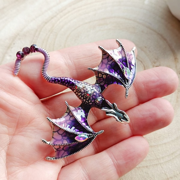 Impresionante broche de disfraz de dragón volador púrpura y plateado grande: ¡idea de regalo ideal! Regalo de broche de dragón, ganchillo astuto de Flo