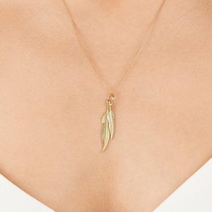 18ct Gold Feather Necklace | Feather Pendant Necklace | Feather Jewellery | Gold Necklace | Minimalist Necklace | Gift for Her