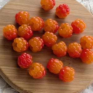 Polymer clay  5 cloudberry beads (1cm - 1 1/2cm), berry beads, beading supplies, DIY, miniature fruit, earring beads, bead berry charm
