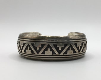 Authentic Thomas Singer Vintage Native American Navajo Desert Snow Sterling Silver Bracelet Authentic Thomas Singer Vintage Native American Navajo Desert Snow Sterling Silver Bracelet
