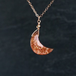 Zonnesteenketting wassende maan, choker wassende maan, roségouden zonnesteenhanger, leeuw dierenriem, overvloed gelukskristal, zonnesteensieraden