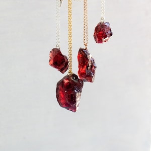 Raw garnet pendant gold, genuine garnet necklace silver, raw garnet necklace, raw crystal jewelry, carpricorn necklace, mozambique garnet