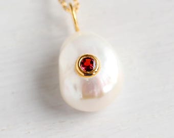 Baroque pearl pendant with garnet inlay on a 14K gold filled necklace - sweet sixteen jewelry - June birthstone - Cancer zodiac gift wife