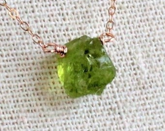 Raw crystal necklace, Rough Peridot Necklace, Peridot Jewelry, August Birthstone, Peridot pendant, Natural crystal, Boho gift for her