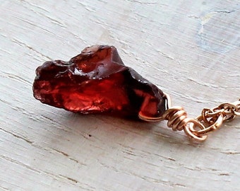 Raw garnet necklace, Rose gold rough garnet necklace, Genuine garnet necklace, Dainty raw crystal jewelry, Delicate raw stone necklace