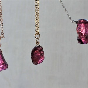 Raw Rhodolite Necklace, Rough Pink Purple Garnet, Raw Rhodolite Rose Gold, Raw Gemstone Layering Necklace, Rough January Birthstone Jewelry
