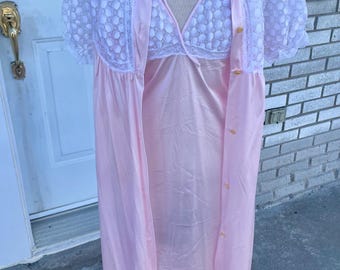 Pink and White Vintage Molyclaire Nylon Peignoir Set: Robe and Gown, Size Medium.