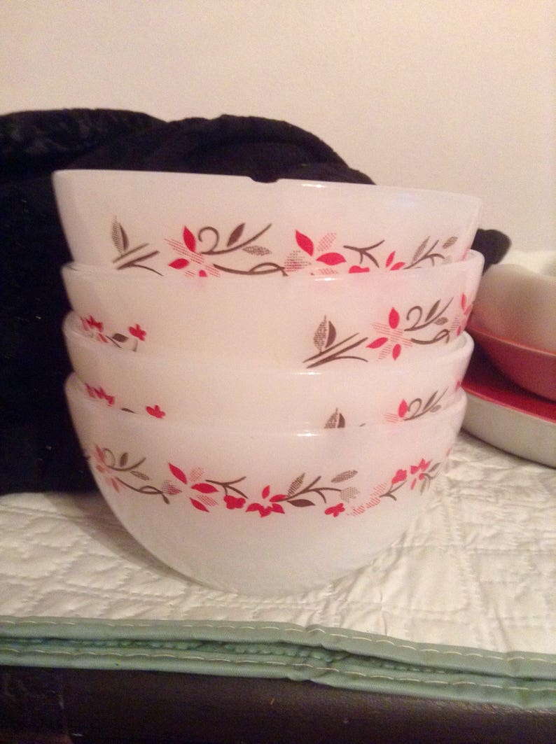set of four Vintage Termocrisa glass dessert or small soup bowls Christmas flower pattern