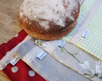 Linen and cotton bread bags, for your sourdough and fresh baked bread.