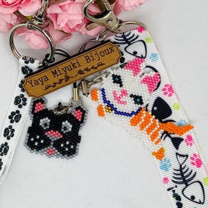 Breloczek na nadgarstek Buldog lub Kot Kawai z ręcznie tkanymi koralikami Miyuki / wstążka 30 cm pasująca do figurki
