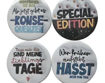 4 Button Set Sprüche 3D Optik,Statement Button 59 mm, Magnet, Kühlschrankmagnet, Premium Magnet, Spiegel, Flaschenöffner