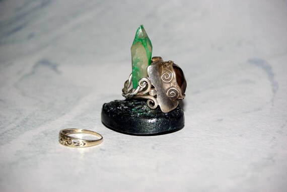 Crystal ring holder best sale australia