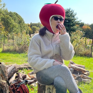 Apple hat