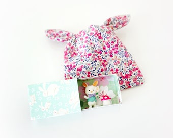 Pochouette Petit lapin Liberty – Mini pochette surprise – Diorama miniature – Idée cadeau Fête des mères, Petite Souris, naissance…