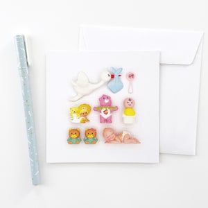 Carte de naissance – Photo figurine bébé – Faire-part ou cadeau de naissance – Fête des mères / pères, remerciement, anniversaire…