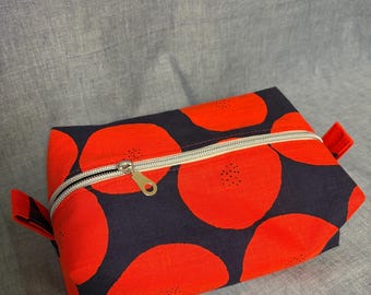 Zippered cosmetic bag from Muddy Works cotton canvas, makeup pouch, toiletries bag, travel organizer, zipper bag, Dopp kit, Kokka Fabrics