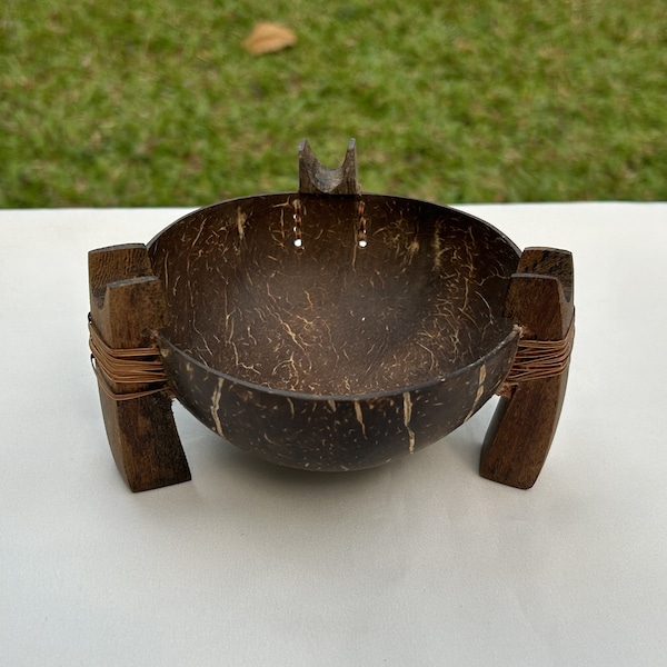 Natural Coconut Shell Ashtray Coconut Shell Bowl with Stand Home Decor Eco-Friendly