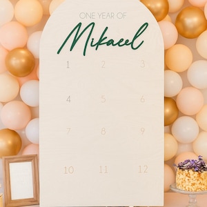 Gewölbtes 1. Geburtstags-Fotobrett | One Year Baby Tafel | Bildertafel | Babys erster Geburtstag | Meilenstein-Geburtstagstafel | Erster Geburtstag