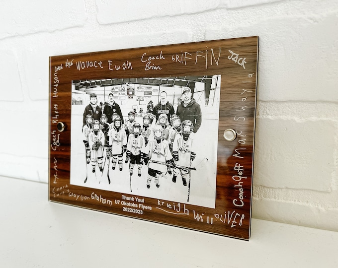 Engraved Player Signatures  Hockey Team Photo Frames