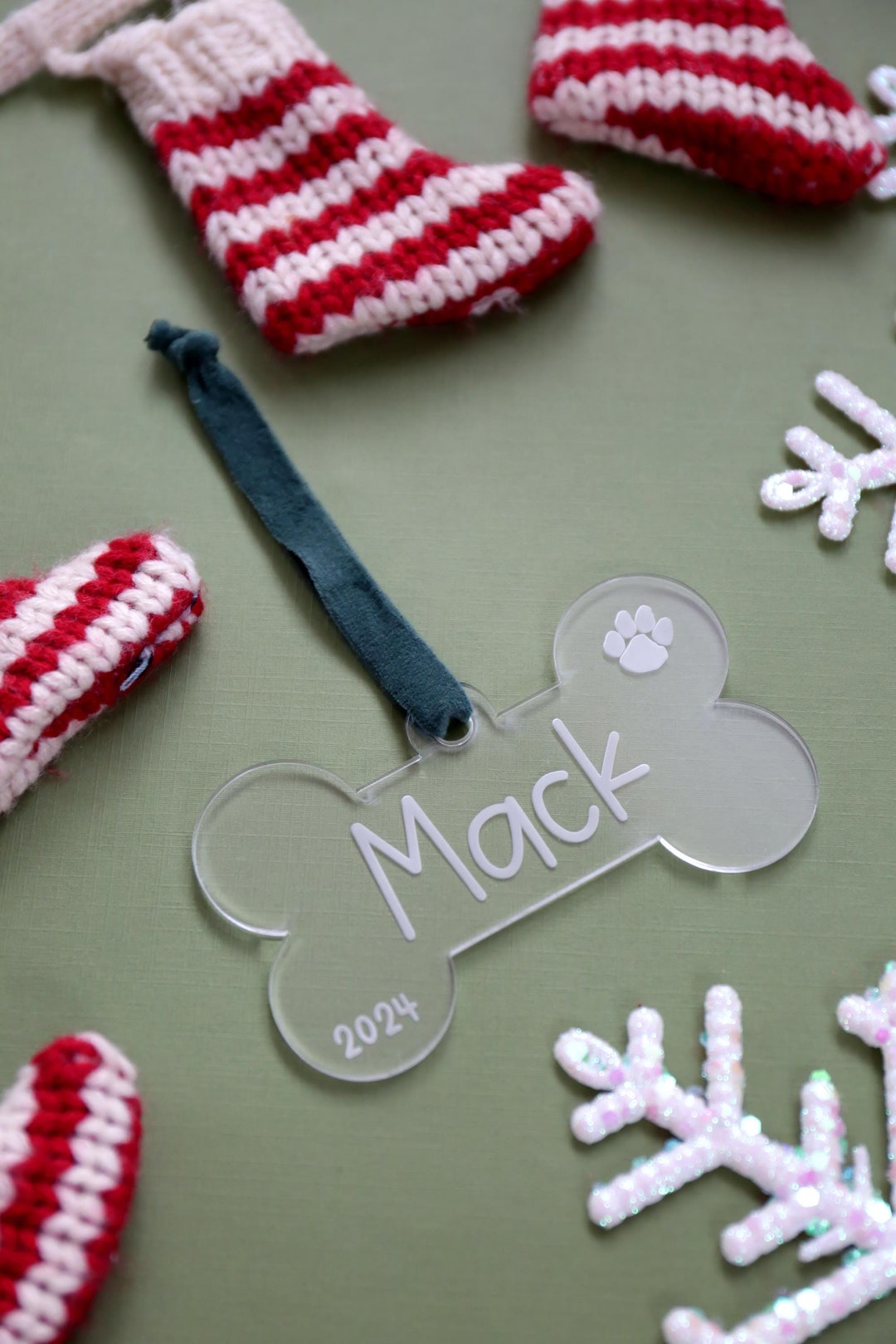 Embroidered Pet Crate Liners With Customized Ornaments photo