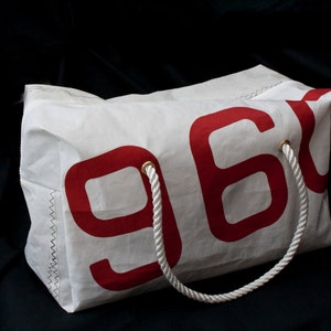 Recycled Sailcloth Medium Holdall image 2