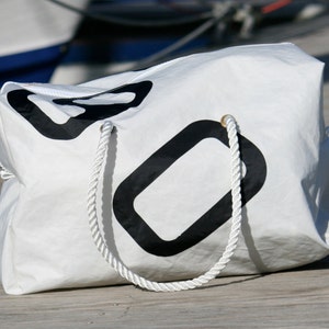 Recycled Sailcloth Medium Holdall image 1