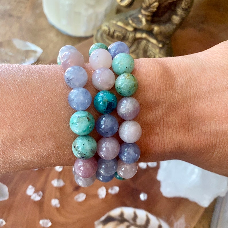 Summer Meadow Aura Healing Light Energy Bracelet Chrysocolla Madagascar Rose Quartz Iolite Meditation Bracelet Anahata Clearing Mala Kette image 1