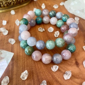 Summer Meadow Aura Healing Light Energy Bracelet Chrysocolla Madagascar Rose Quartz Iolite Meditation Bracelet Anahata Clearing Mala Kette image 3