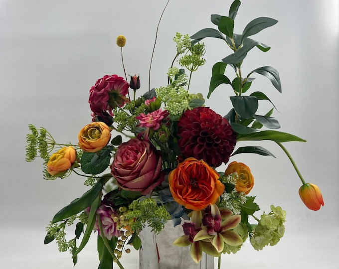 Luxurious modern artificial floral centerpiece arrangement, spring arrangement, artificial flowers, nearly natural