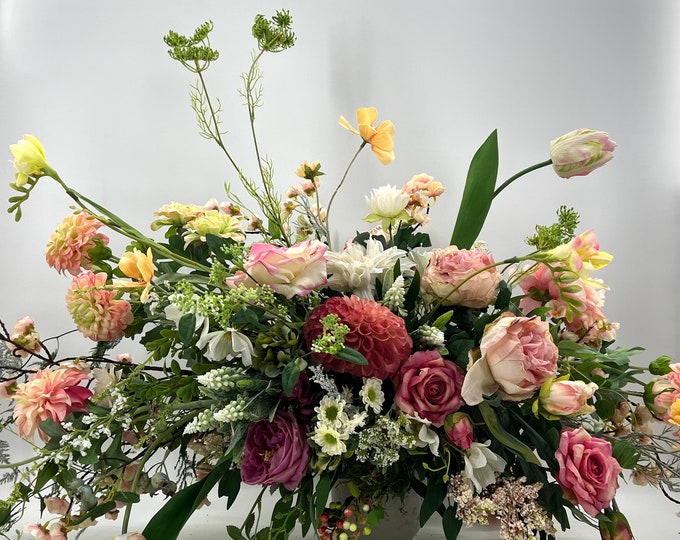 Artificial luxurious centerpiece arrangement, spring arrangement, artificial flowers, nearly natural