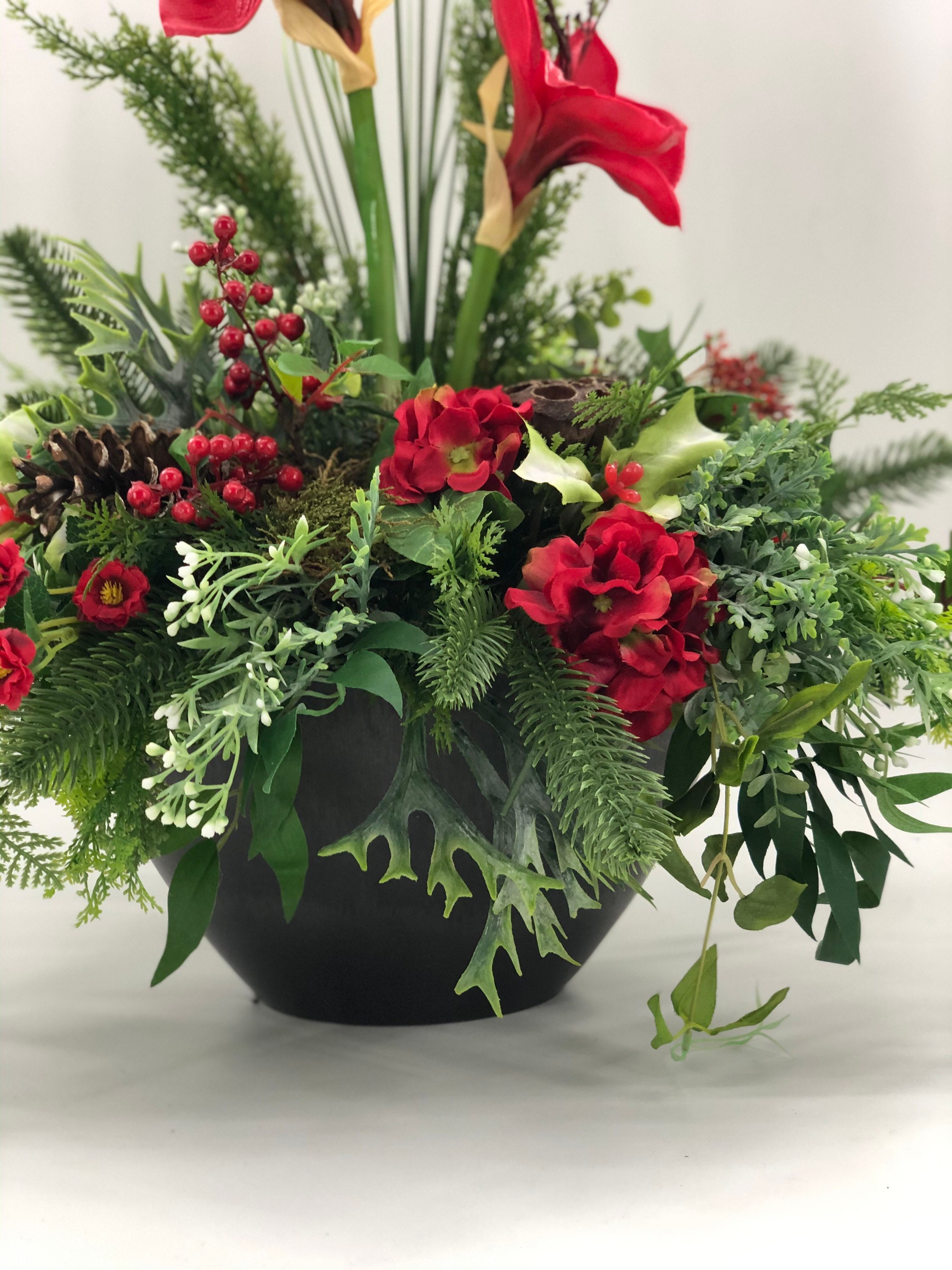 christmas floral arrangements centerpieces