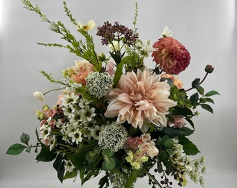 Artificial flower arrangement