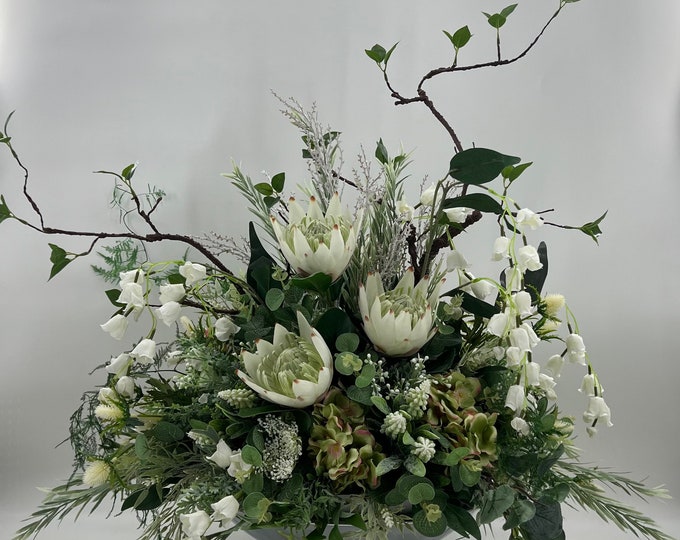 Artificial life like winter centerpiece arrangement, spring arrangement, artificial flowers, nearly natural