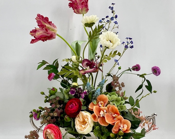 Artificial Flower centerpiece arrangement, spring arrangement, artificial flowers, nearly natural