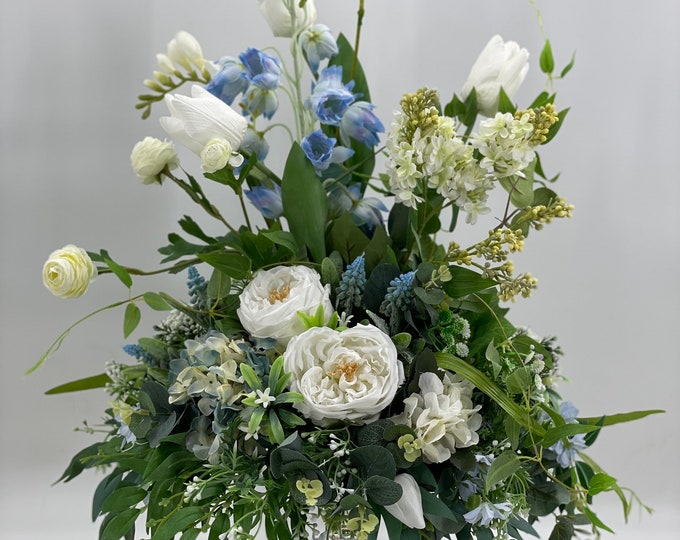 Realistic artificial flower arrangement, spring arrangement, spring centerpiece, white blue flower arrangement