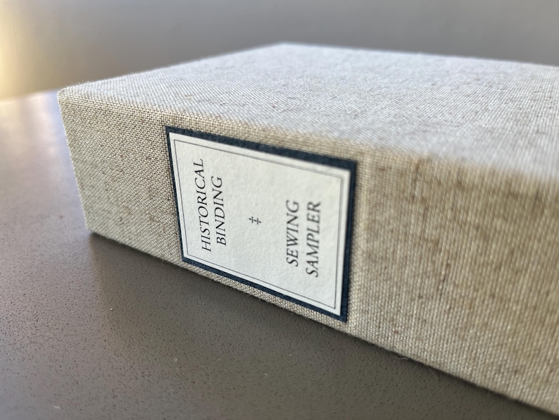 Bookbinding Sewing Sampler: 16 Historical Binding Styles, Handmade Book in Linen Clamshell Box afbeelding 7