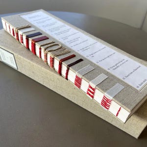 Bookbinding Sewing Sampler: 16 Historical Binding Styles, Handmade Book in Linen Clamshell Box afbeelding 1
