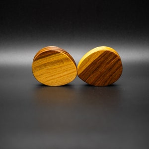 Handgefertigte SELTENE 43 mm zweifarbige Lignum Vitae Tropfen Plugs – Einzigartiger Holzschmuck für gestreckte Ohren