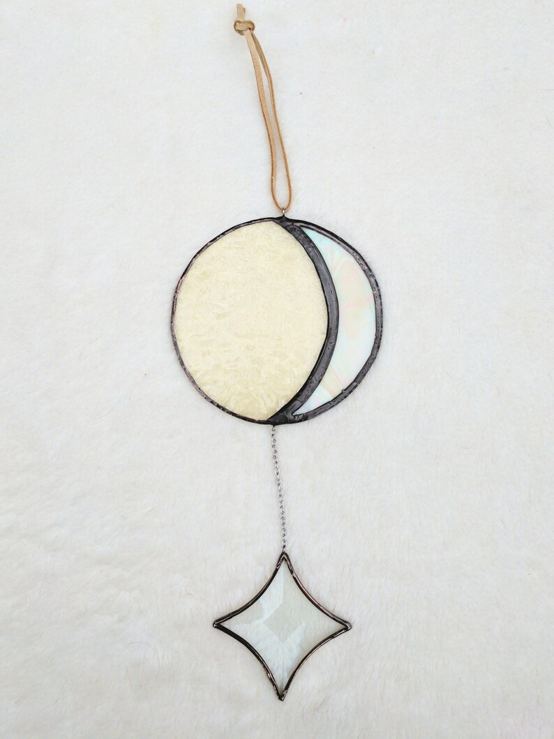Moon Catcher in Light Phase
