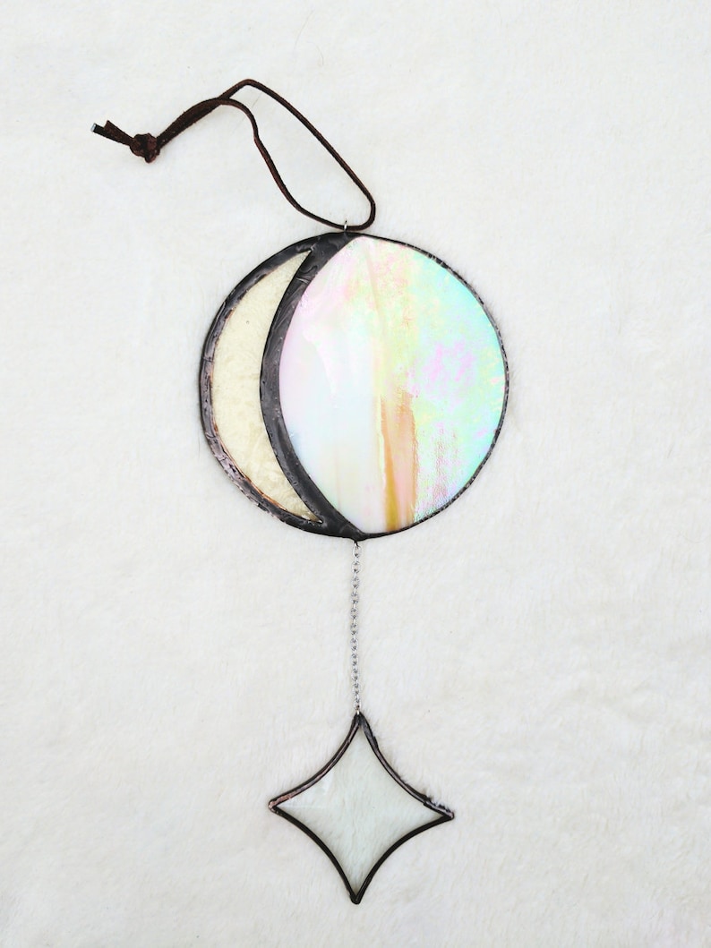 Moon Catcher in Light Phase