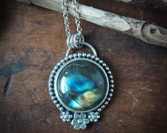 Round Labradorite Pendant with flowers. Recycled Sterling and fine silver. Multi-colored labradorite. Made in Canada. 128