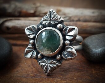 Moss agate and leaves ring. Size 8.5. Recycled Fine and Sterling silver. Statement ring. Handmade in Canada. 115