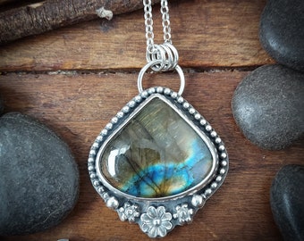 Triangle Labradorite Pendant with flowers. Recycled Sterling and fine silver. Multi-colored labradorite. HandMade in Canada. 160